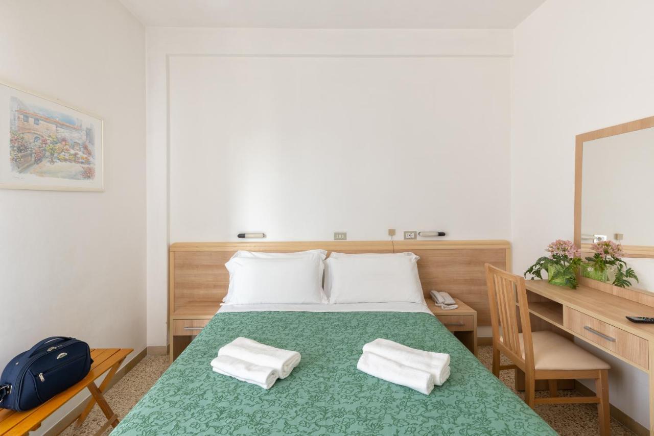 Hotel Morena Riccione Centrale Zewnętrze zdjęcie
