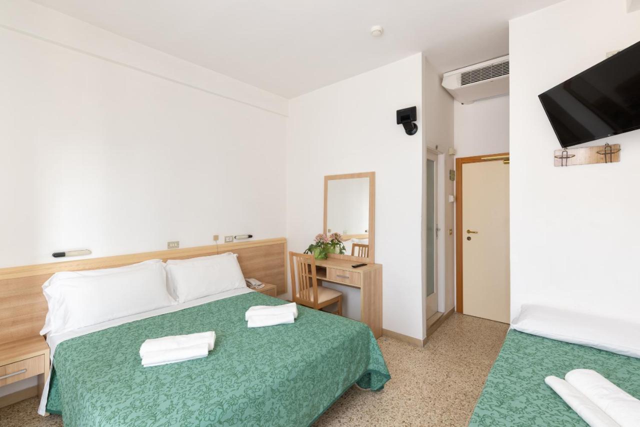 Hotel Morena Riccione Centrale Zewnętrze zdjęcie
