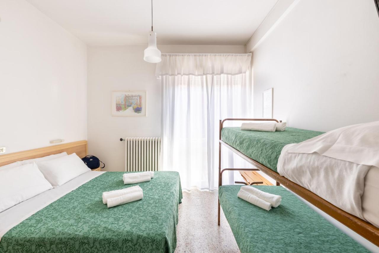 Hotel Morena Riccione Centrale Zewnętrze zdjęcie
