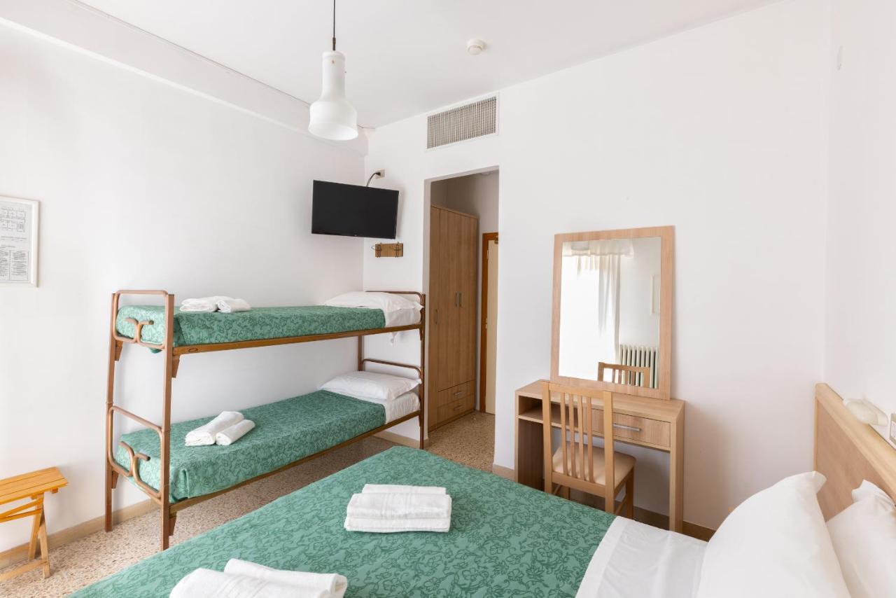 Hotel Morena Riccione Centrale Zewnętrze zdjęcie