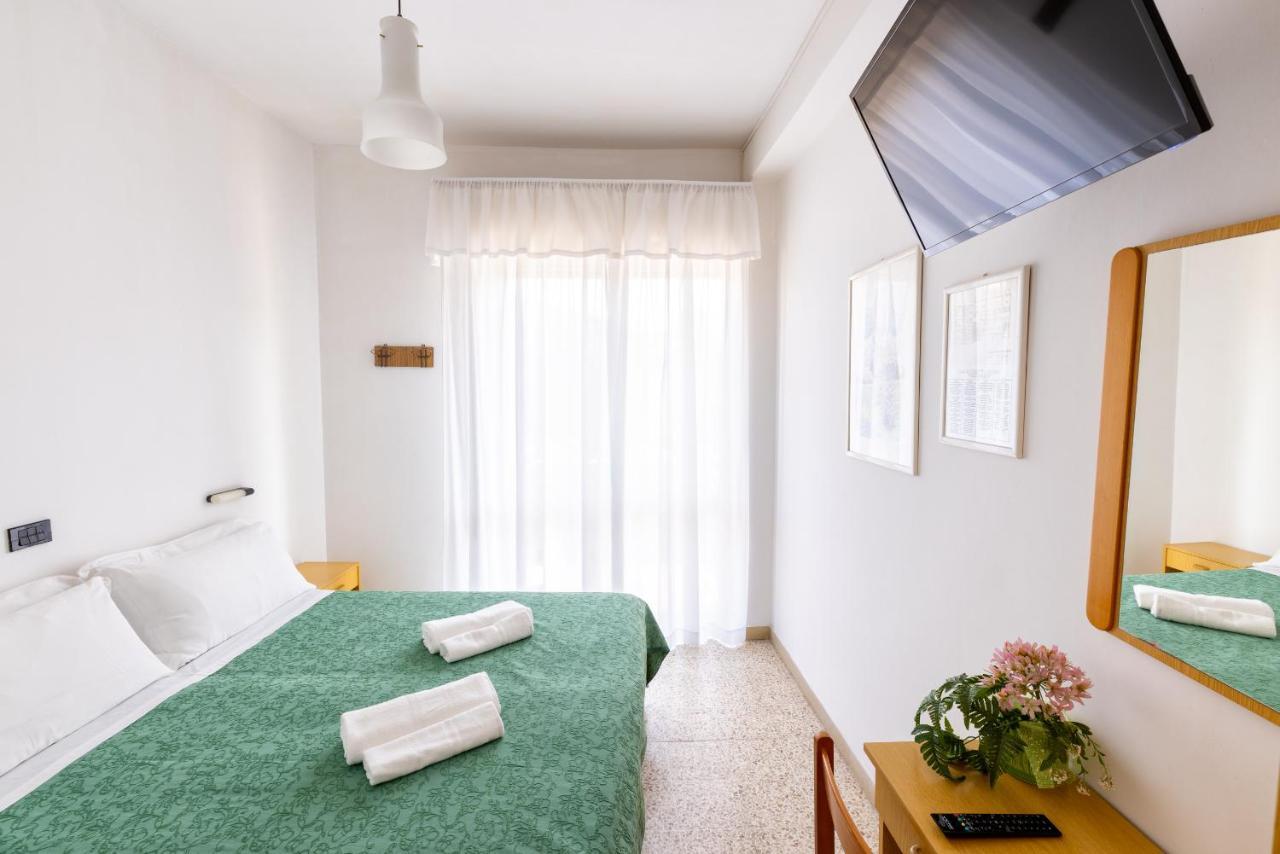 Hotel Morena Riccione Centrale Zewnętrze zdjęcie