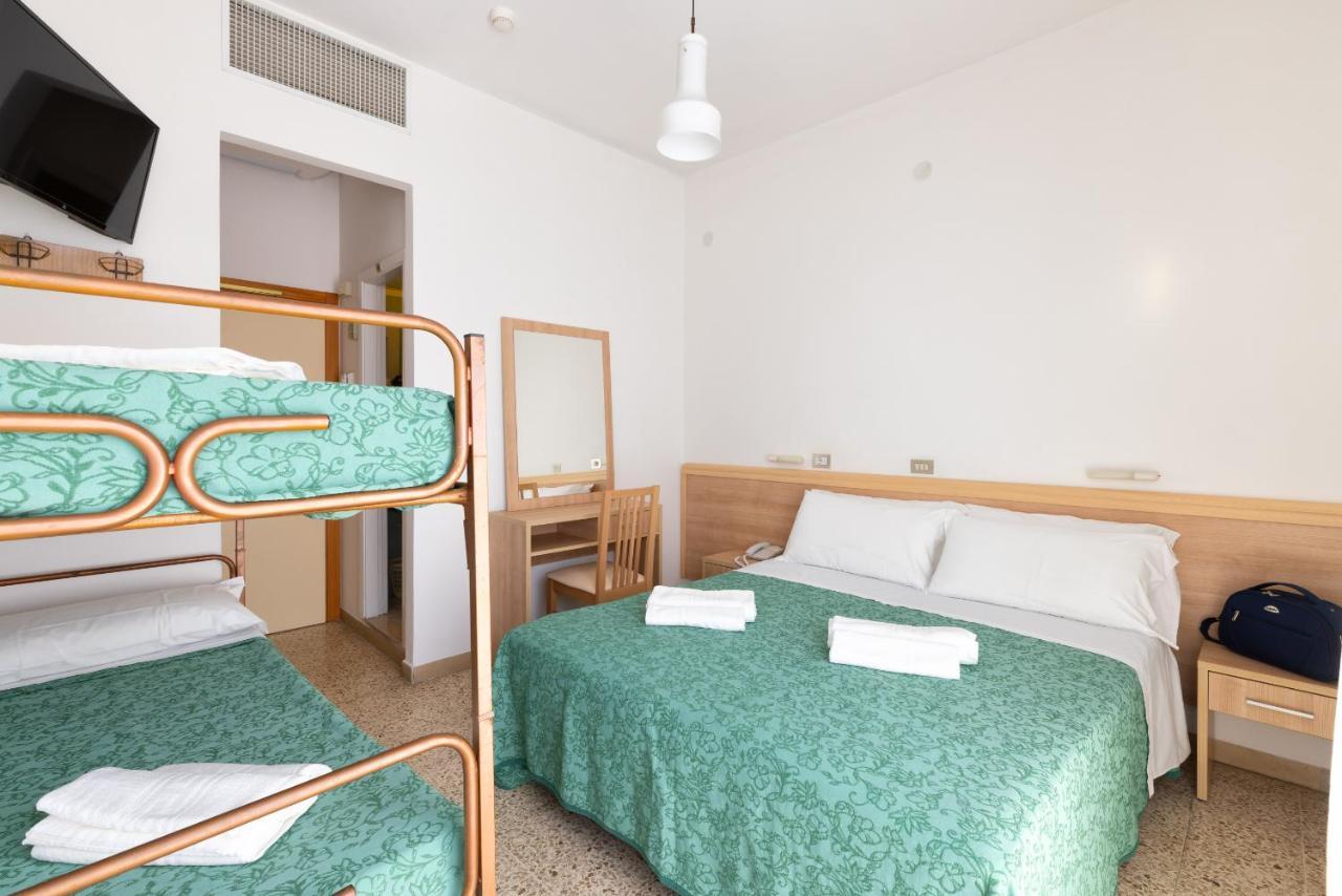 Hotel Morena Riccione Centrale Zewnętrze zdjęcie