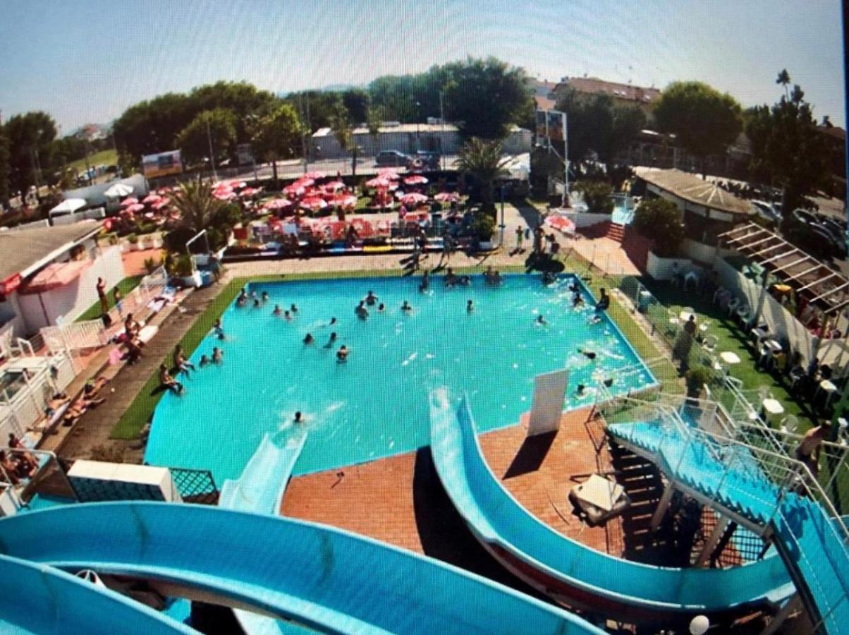 Hotel Morena Riccione Centrale Zewnętrze zdjęcie