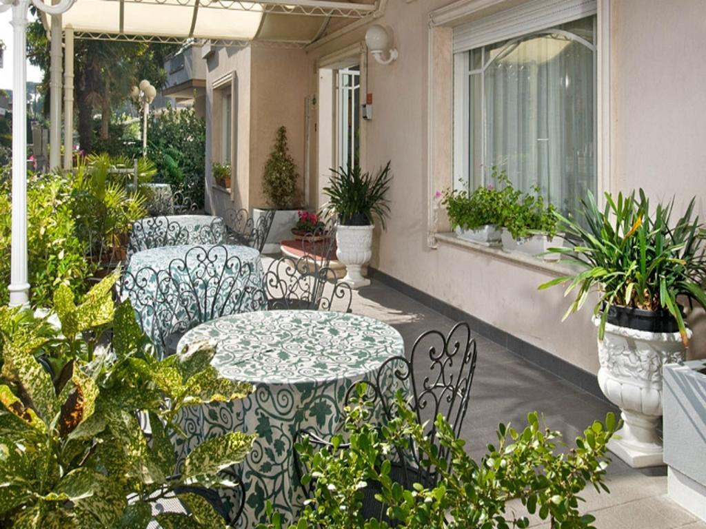 Hotel Morena Riccione Centrale Zewnętrze zdjęcie