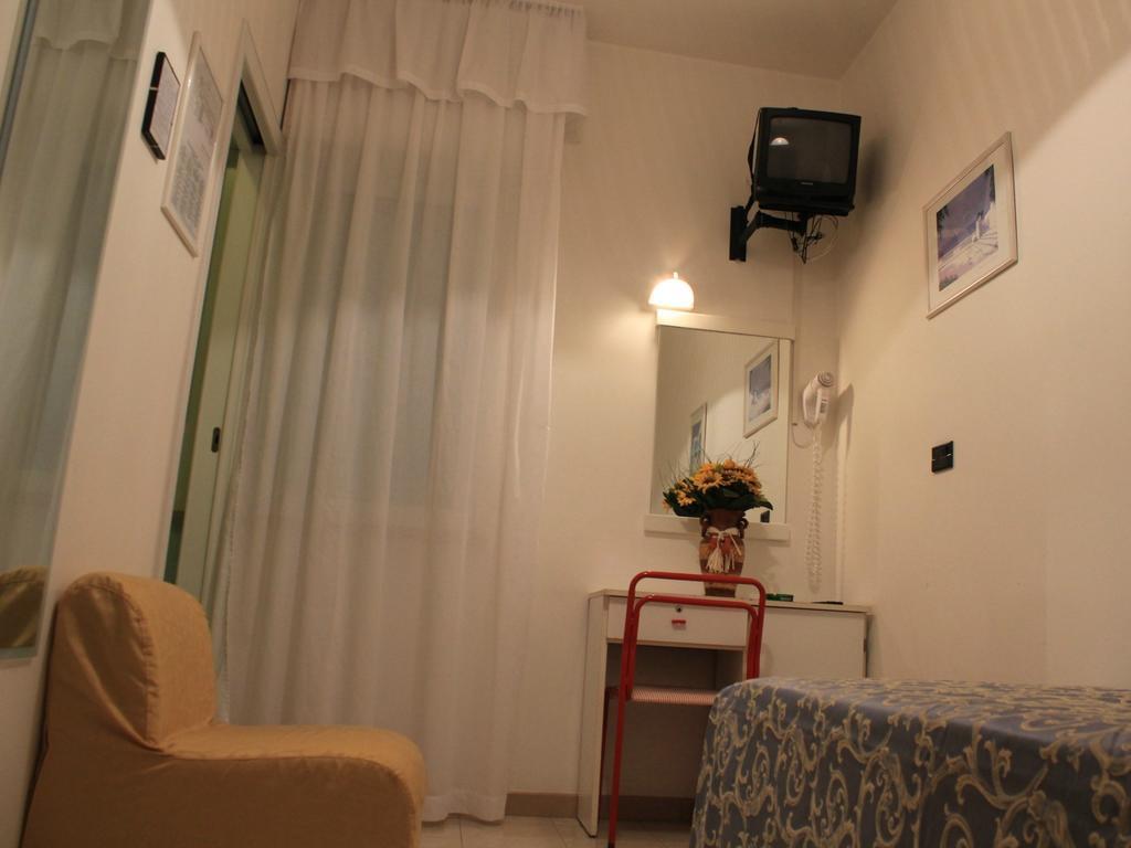 Hotel Morena Riccione Centrale Pokój zdjęcie